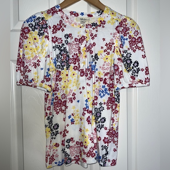 🌺 NWT! White Floral Top - Picture 2 of 6